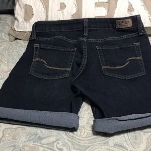 Levi ShortsJeans size 28